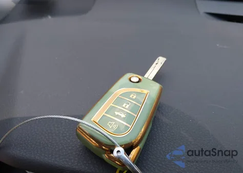 2021 Toyota Camry Le z USA, uszkodzony, nr VIN 4T1C11AK9MU512480